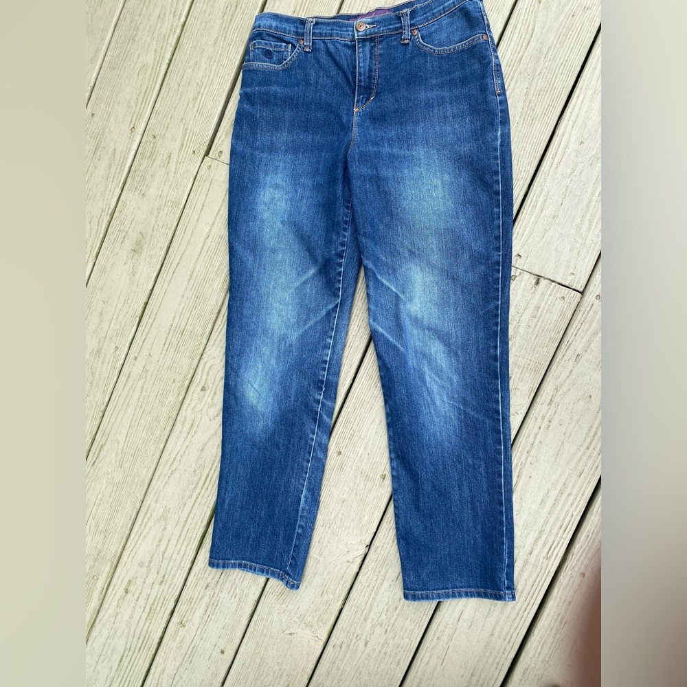 Gloria Vanderbilt - Woman’s (Amanda) straight leg denim jeans, Size: 8